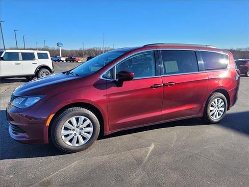 Used 2017 Chrysler Pacifica LX w/ Safetytec Group image 1
