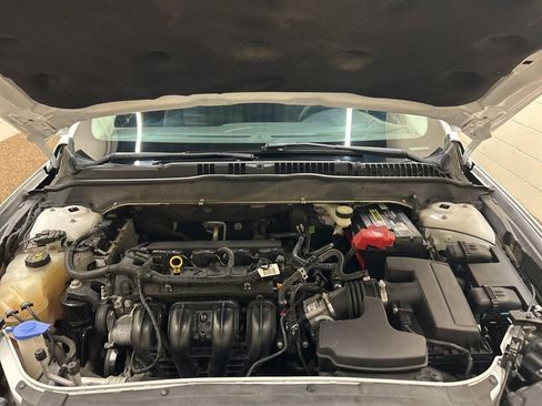 Used 2016 Ford Fusion SE image 12