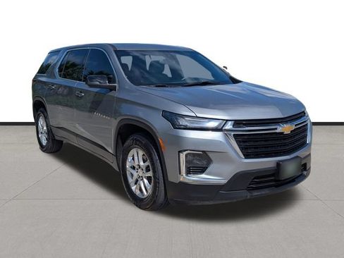 Used 2023 Chevrolet Traverse LS FWD image 3