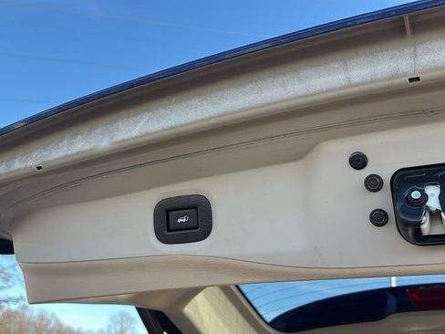 Used 2018 Nissan Rogue SL w/ Premium Package image 36