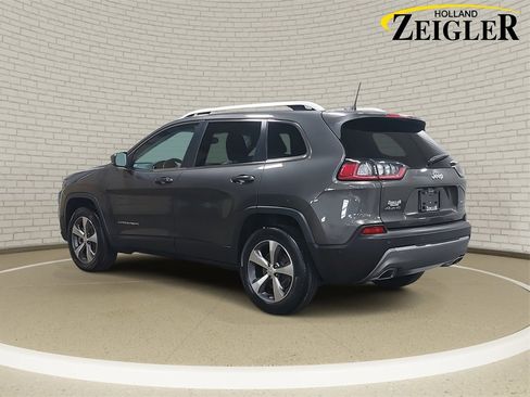 Used 2021 Jeep Cherokee Limited image 7