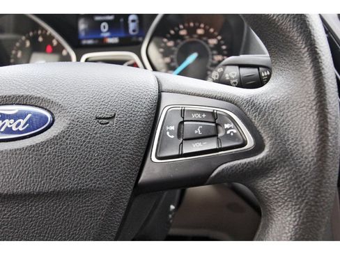 Used 2019 Ford Escape SE FWD image 16