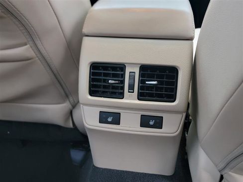 Used 2015 Subaru Legacy 2.5i Limited image 22