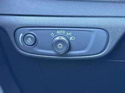 Used 2023 Chevrolet Bolt LT w/ Infotainment Package FWD image 39