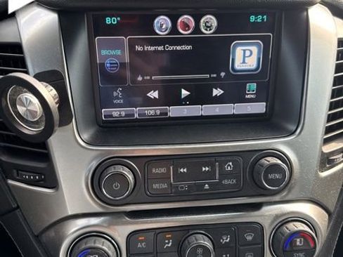 Used 2015 Chevrolet Suburban LT w/ Texas Edition RWD image 9