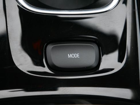 Used 2023 Buick Envision Avenir image 31