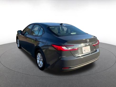Used 2025 Toyota Camry LE image 10
