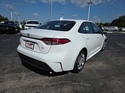 Used 2026 Toyota Corolla LE FWD image 6
