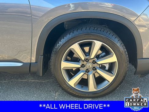 Used 2025 Honda Pilot Elite image 12