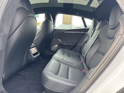 Used 2022 Tesla Model S image 30