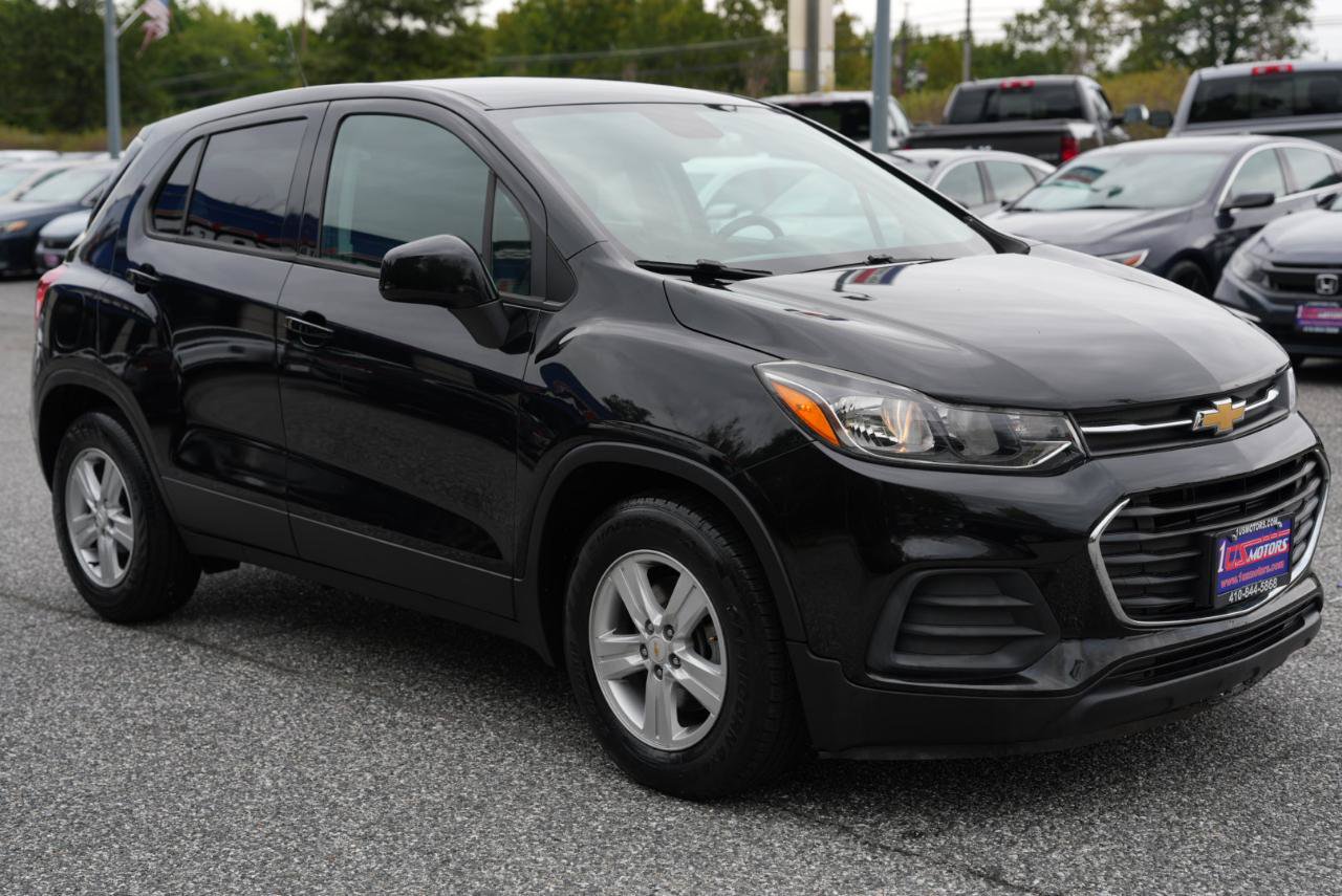 Used 2020 Chevrolet Trax LS w/ Tint and Cruise Package FWD image 3