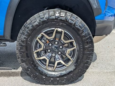 Used 2023 Chevrolet Colorado ZR2 w/ ZR2 Convenience Package III AWD/4WD image 10