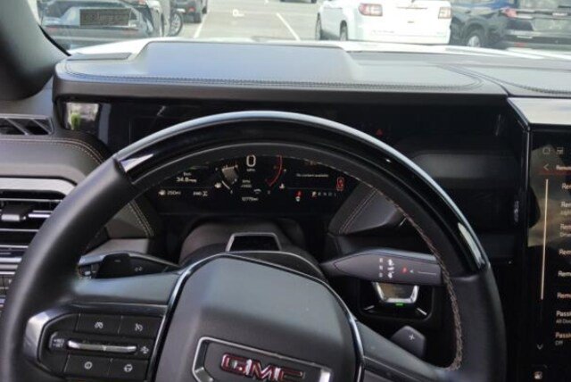 Used 2026 GMC Yukon XL AT4 w/ AT4 Premium Plus Package AWD/4WD image 8