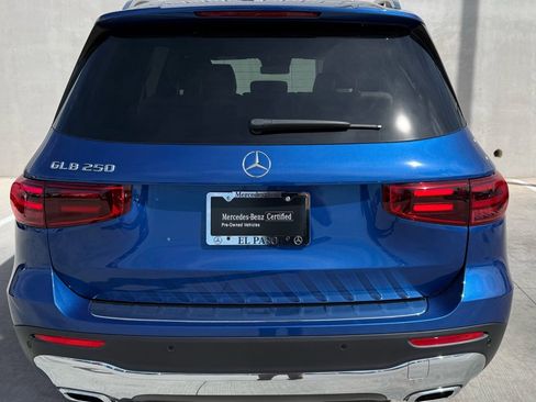 Used 2025 Mercedes-Benz GLB 250 image 4