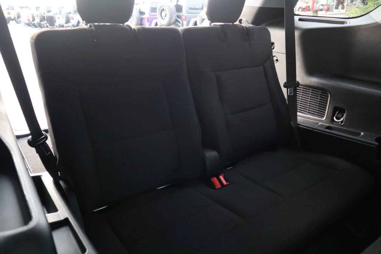 Used 2023 Ford Explorer XLT AWD/4WD image 38