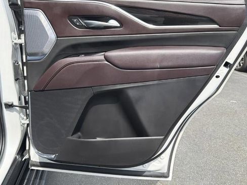 Certified 2024 Cadillac Escalade Premium Luxury Platinum w/ Heavy-Duty Trailer Package AWD/4WD image 16