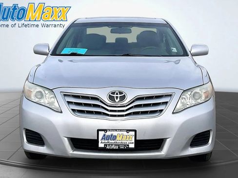 Used 2011 Toyota Camry LE w/ LE Extra-Value Pkg FWD image 2