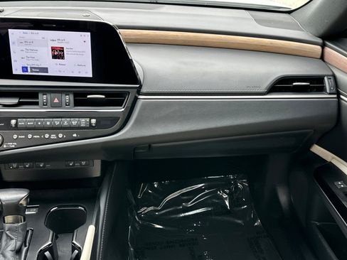 Used 2024 Lexus ES 300h w/ Premium Package FWD image 20