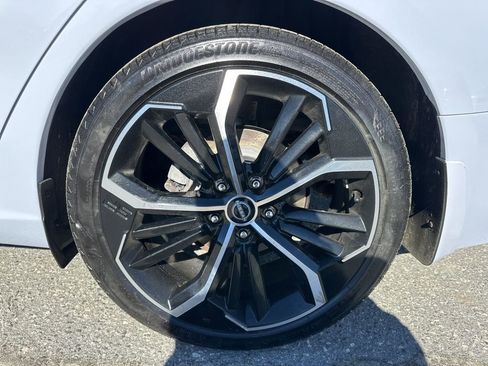 Used 2024 Nissan Altima 2.5 SR w/ SR Premium Package image 30