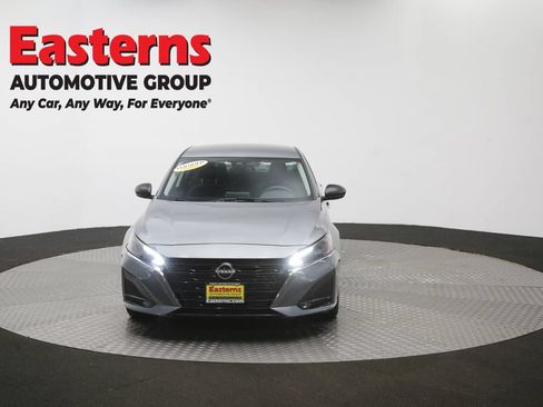 Used 2025 Nissan Altima 2.5 SV FWD image 52