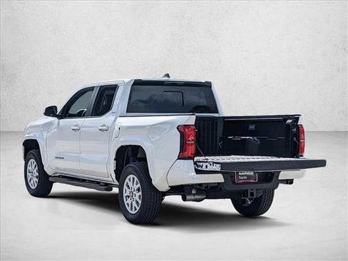 Used 2024 Toyota Tacoma SR5 image 9