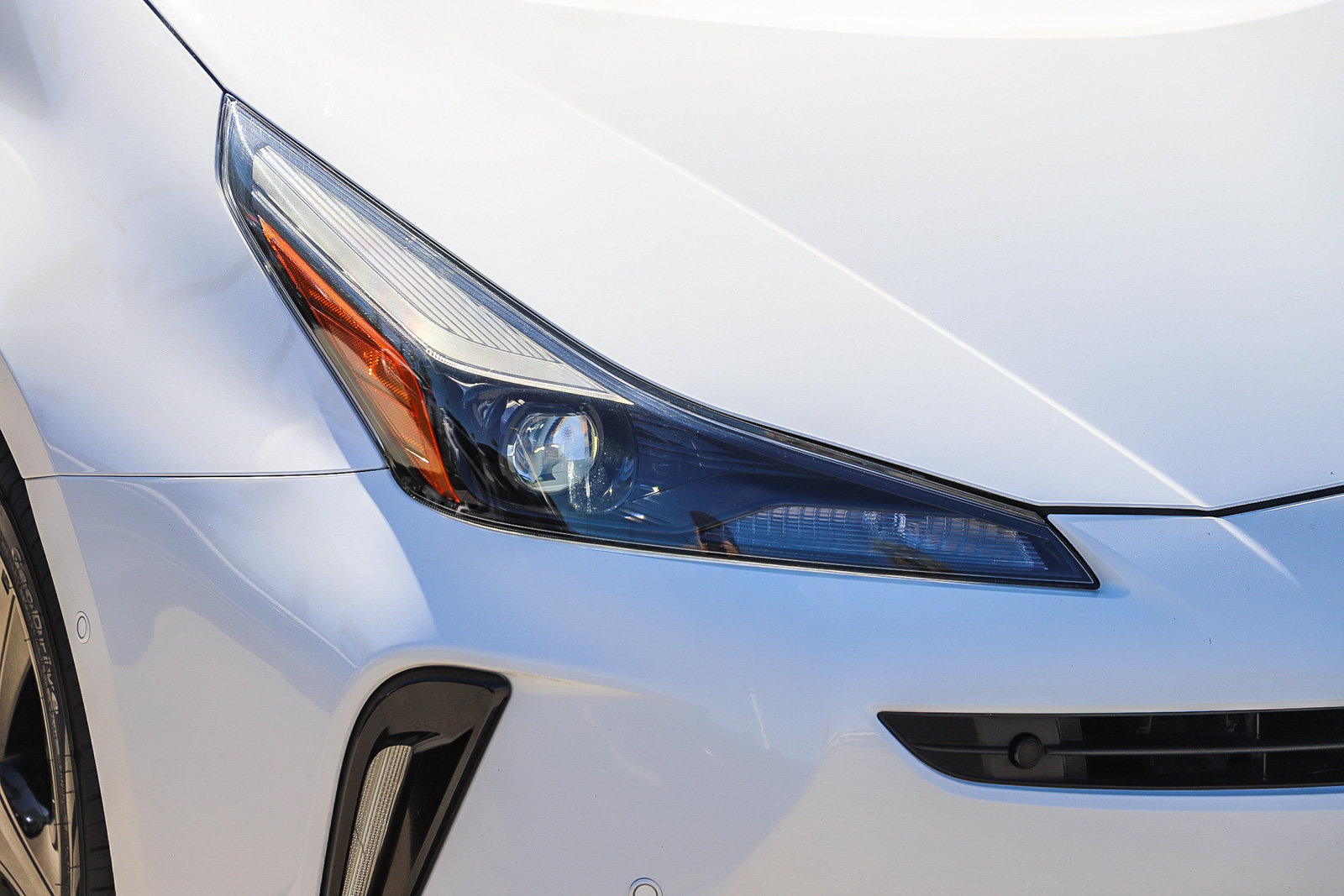 Certified 2022 Toyota Prius FWD image 4
