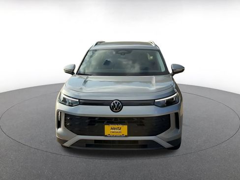 Used 2026 Volkswagen Tiguan SE FWD image 4