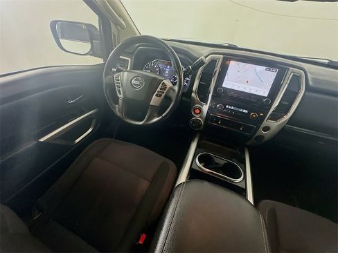 Used 2021 Nissan Titan SV w/ SV Convenience Package image 9