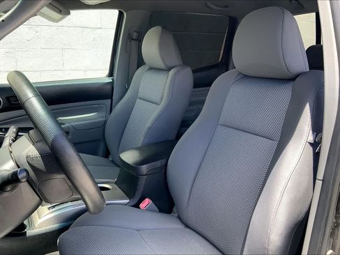 Used 2014 Toyota Tacoma 4x4 Double Cab image 11