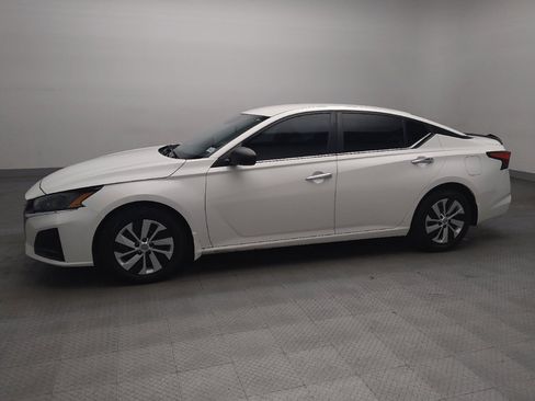 Used 2024 Nissan Altima 2.5 S FWD image 2