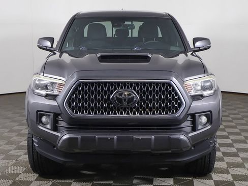 Used 2018 Toyota Tacoma TRD Sport AWD/4WD image 9