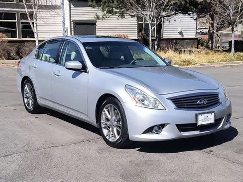 Used 2010 INFINITI G37 Journey w/ Premium Pkg RWD image 3