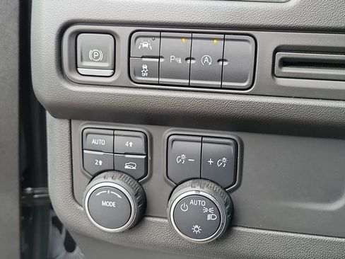 Used 2023 Chevrolet Tahoe LT AWD/4WD image 34