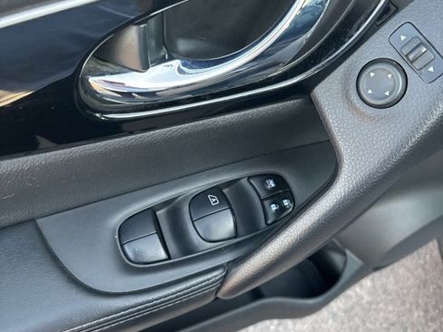 Used 2019 Nissan Rogue Sport SL AWD/4WD image 12