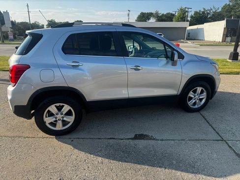 Used 2018 Chevrolet Trax LT w/ LT Convenience Package AWD/4WD image 8