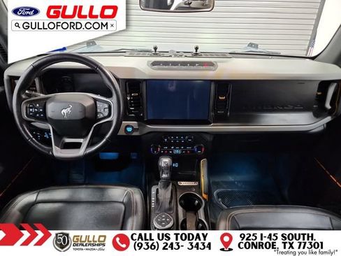 Used 2023 Ford Bronco Badlands image 12