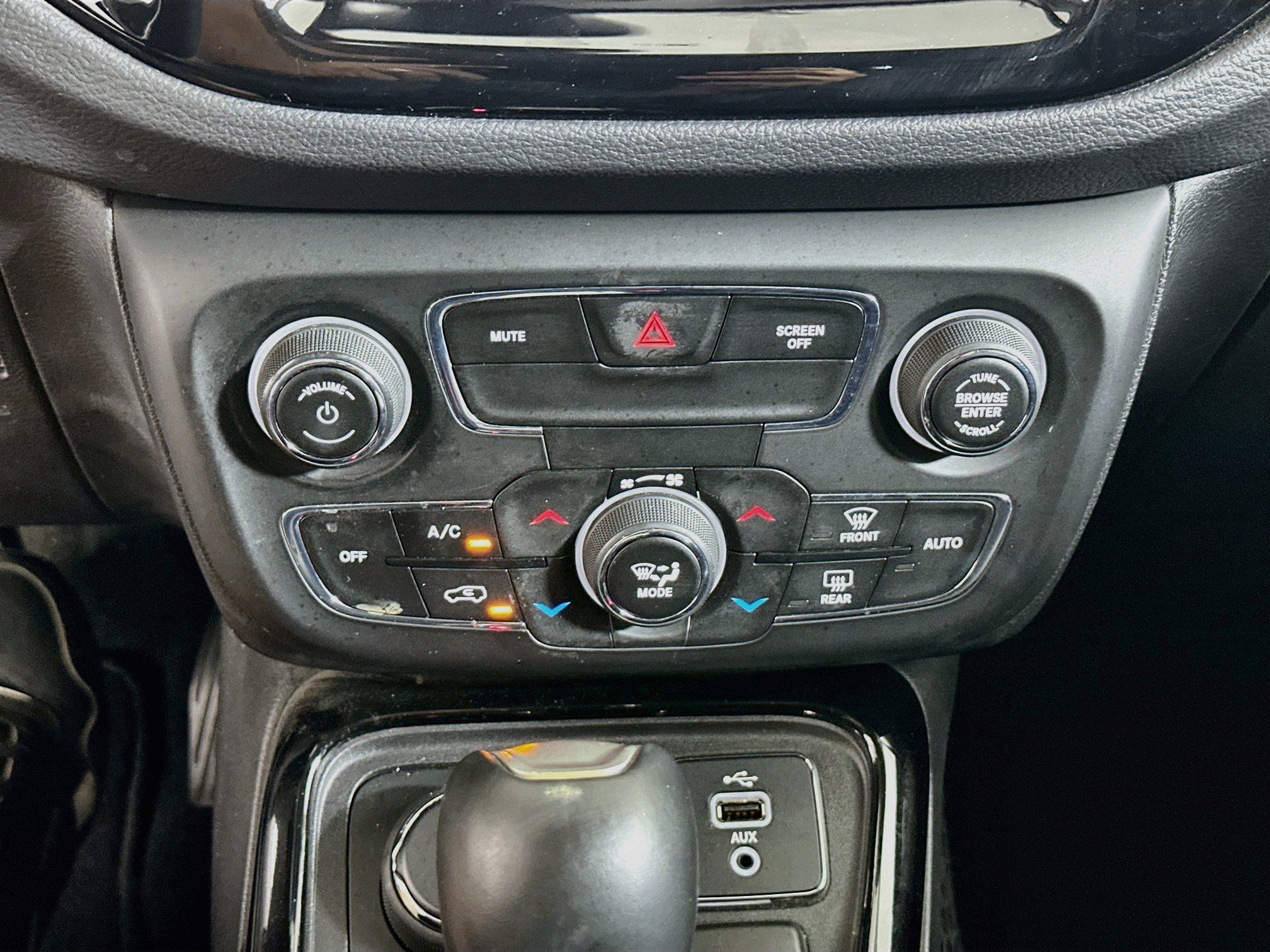 Used 2018 Jeep Compass Limited AWD/4WD image 23