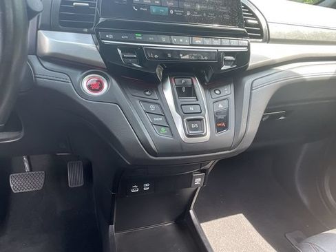 Used 2025 Honda Odyssey Sport-L image 18