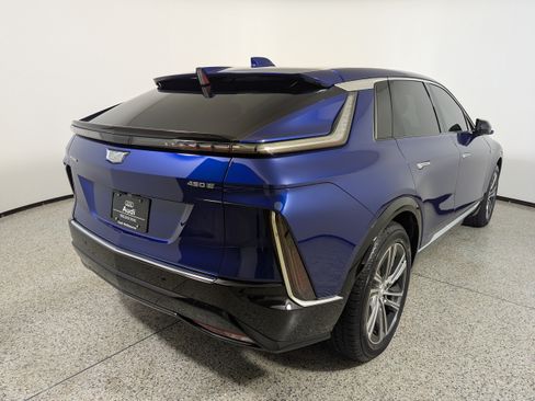 Used 2024 Cadillac Lyriq Luxury RWD image 7