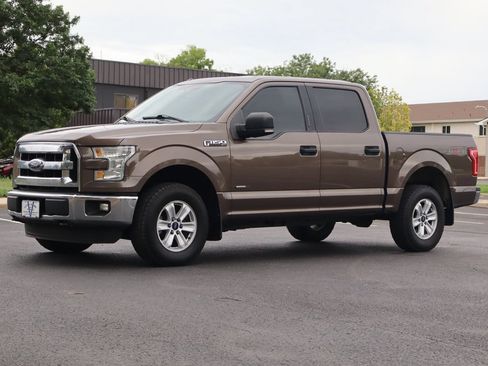 Used 2015 Ford F150 XLT w/ Equipment Group 301A Mid AWD/4WD image 11