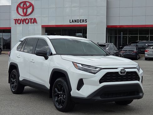 Used 2023 Toyota RAV4 LE FWD image 1
