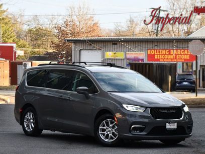 Used 2022 Chrysler Pacifica Touring-L