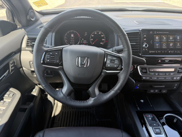 Used 2025 Honda Ridgeline Black Edition image 6