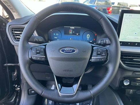 New 2025 Ford Escape SE w/ PHEV Premium Package FWD image 19
