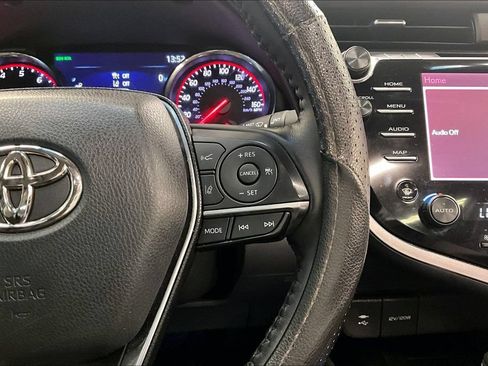 Used 2019 Toyota Camry XSE FWD image 18