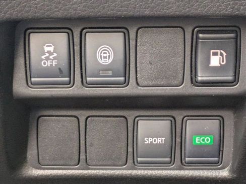 Used 2020 Nissan Rogue S image 13