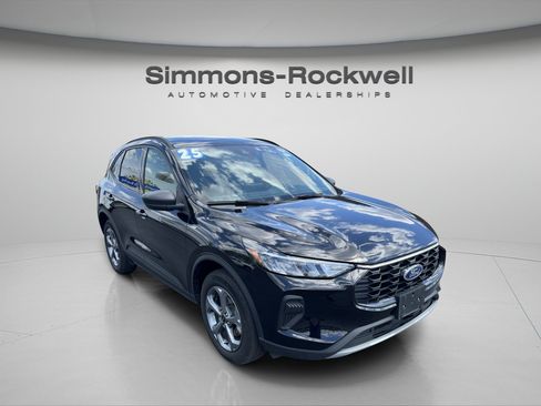 Used 2025 Ford Escape ST-Line AWD/4WD image 7