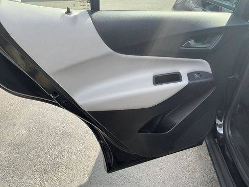 Used 2019 Chevrolet Equinox LS w/ LS Convenience Package FWD image 16
