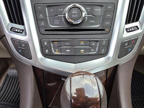 Used 2011 Cadillac SRX Luxury FWD image 19