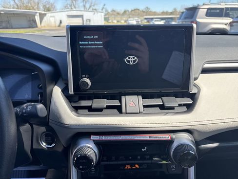 New 2025 Toyota RAV4 XLE w/ Convenience Package FWD image 19